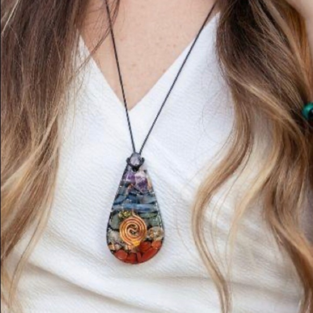Chakra Orgone Necklace - Picture 3 of 4